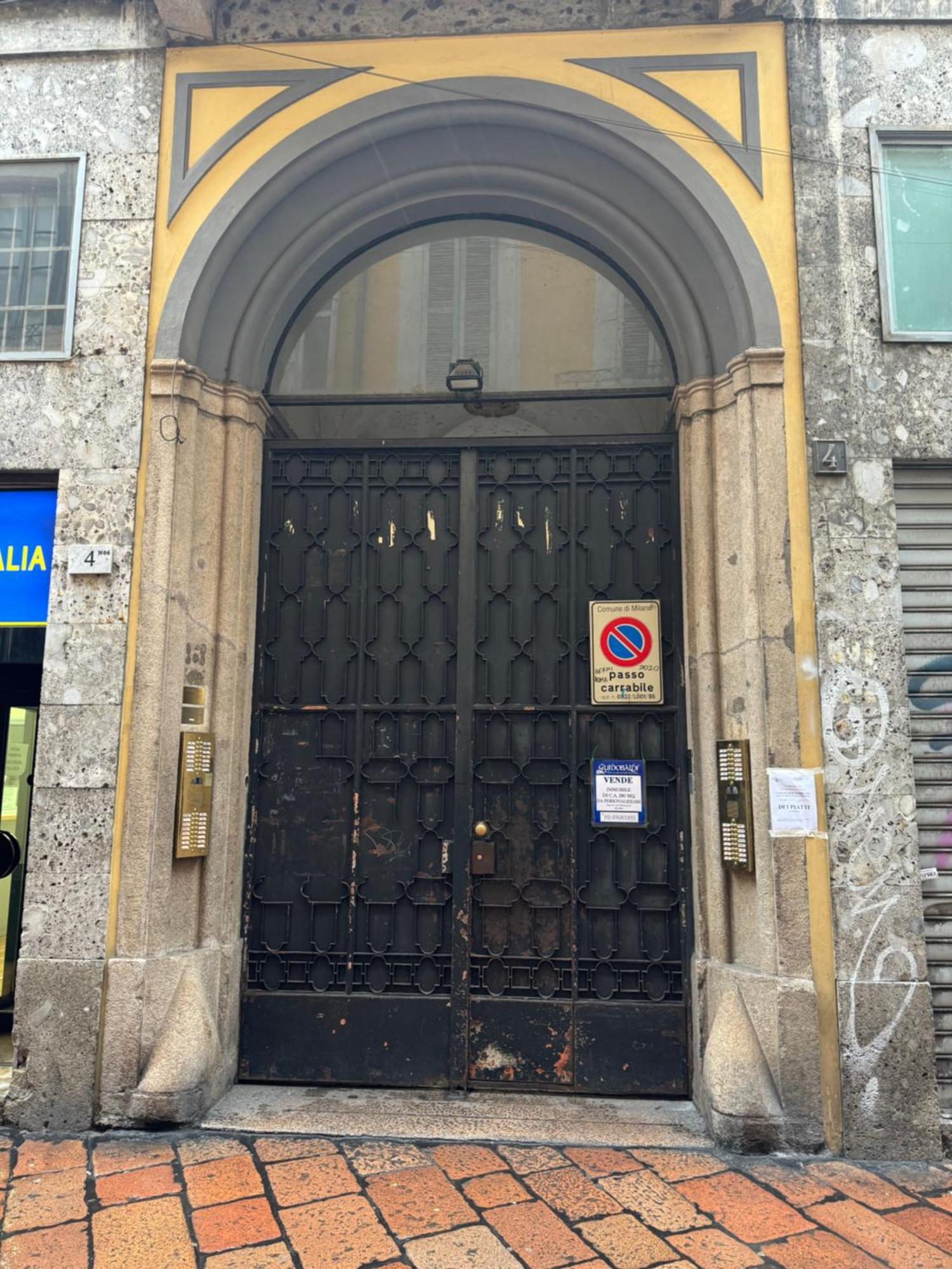 Free 30 Minutes Preemptive Cognitive Disconnect Therapy Price Location Real Duomo Palace Mini Suite Milan Bagian luar foto